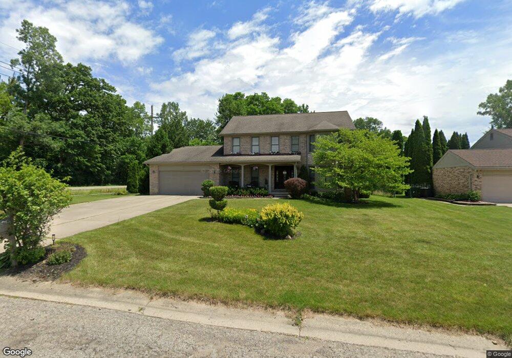 2113 Hidden Lake Dr, West Bloomfield, MI 48324 - photo 1