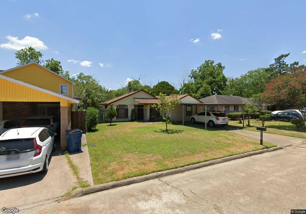 1927 Twinbrooke Dr, Houston, TX 77088 - photo 1