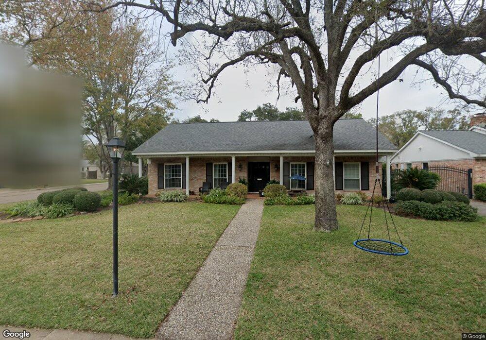 10050 Piping Rock Ln, Houston, TX 77042 - photo 1