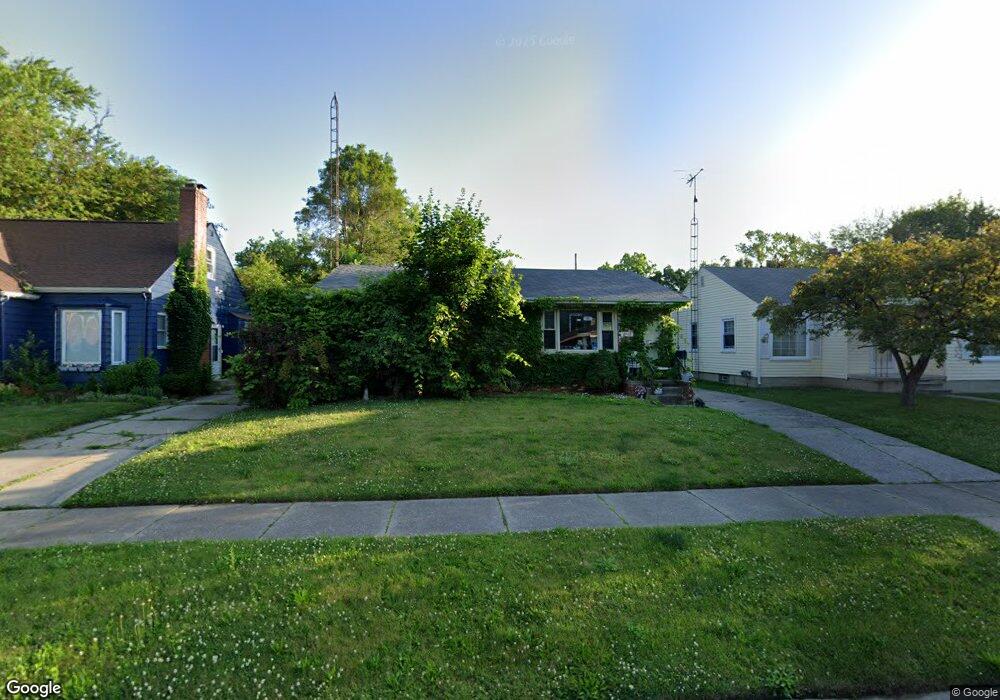2401 Pierce St, Flint, MI 48503 - photo 1