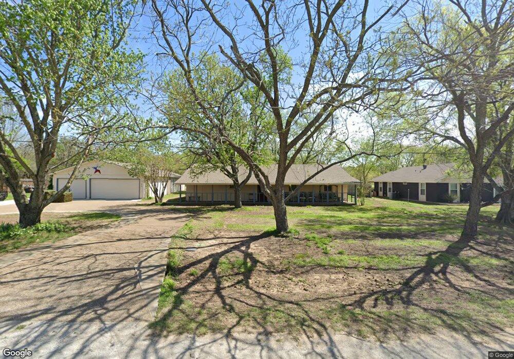 677 Gail Dr, Weatherford, TX 76085 - photo 1