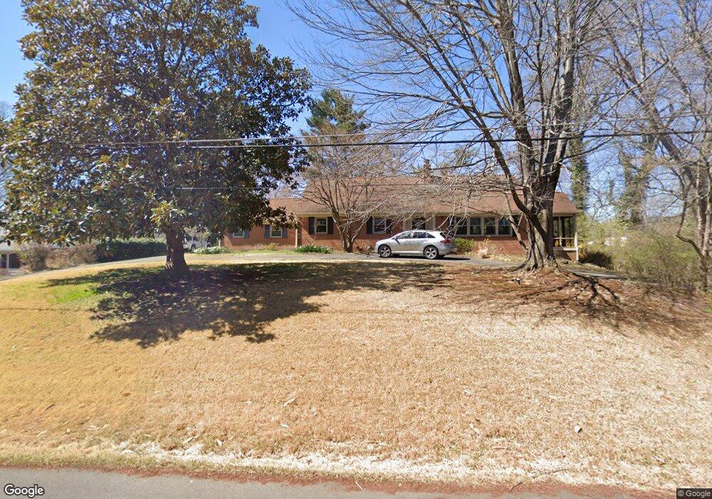 1316 Pine Tree Rd, McLean, VA 22101 - photo 1