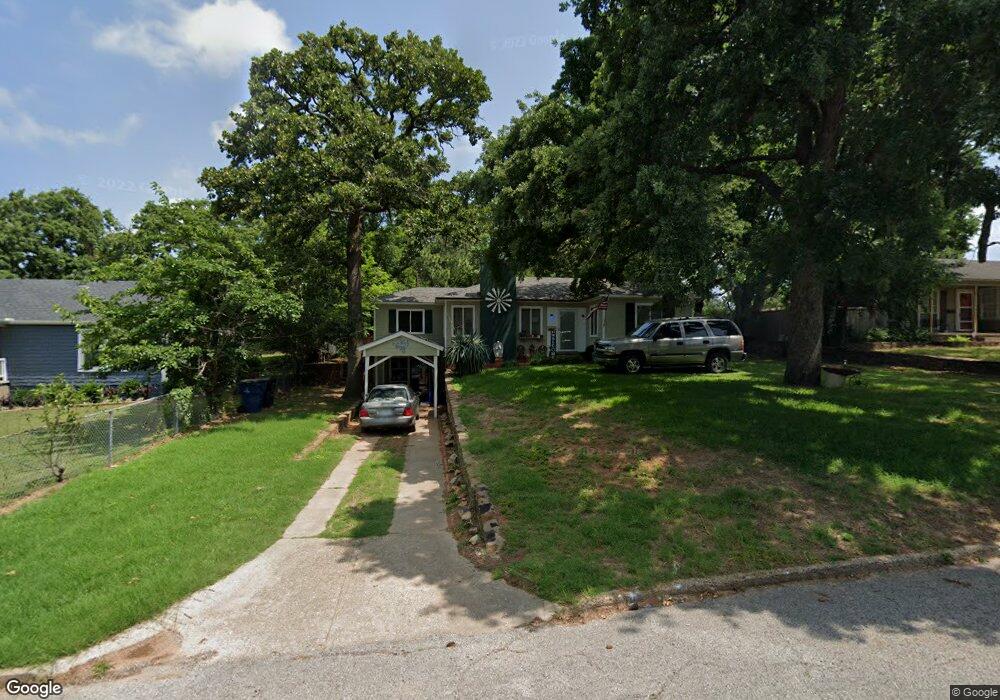 1617 W Chestnut St, Denison, TX 75020 - photo 1