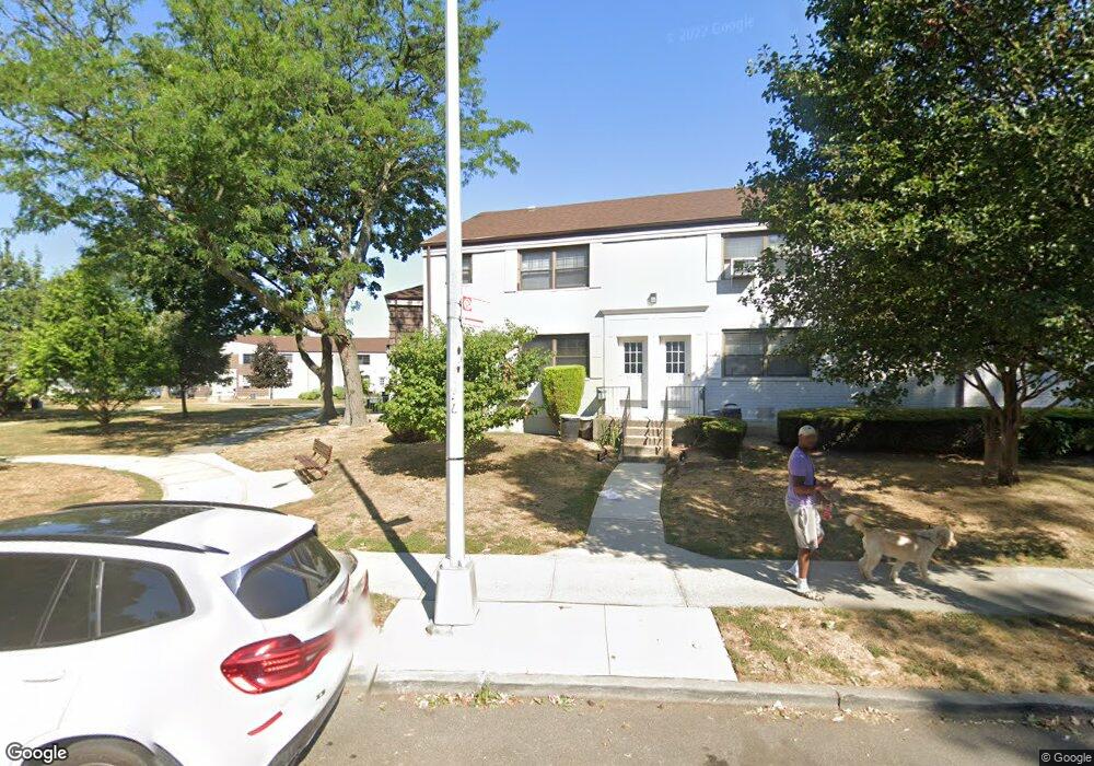 13673 68th Dr unit B, Flushing, NY 11367 - photo 1