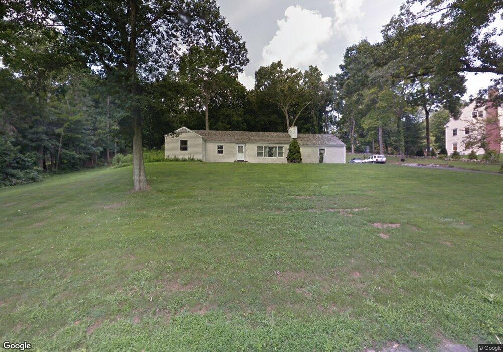 27 W Cross Rd, New Canaan, CT 06840 - photo 1