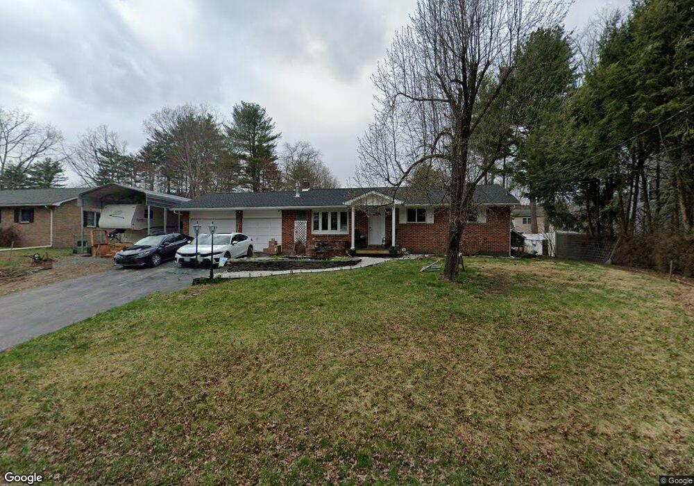 107 William Penn Dr, Milford, PA 18337 - photo 1