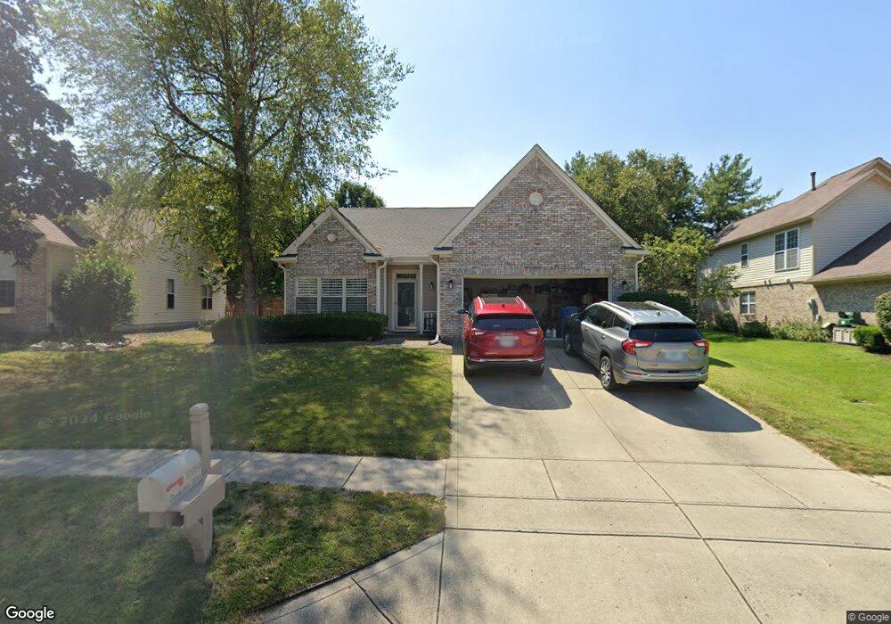 10869 Bentwater Ln, Fishers, IN 46037 - photo 1