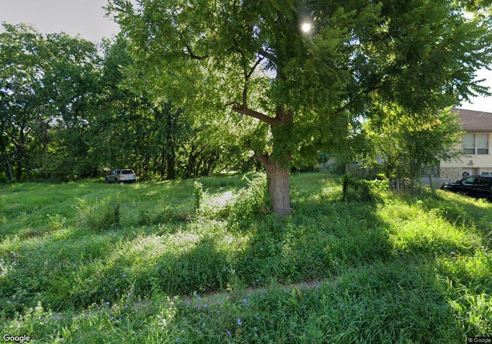 2009 Mlk jr Pkwy, Des Moines, IA 50314 - photo 1