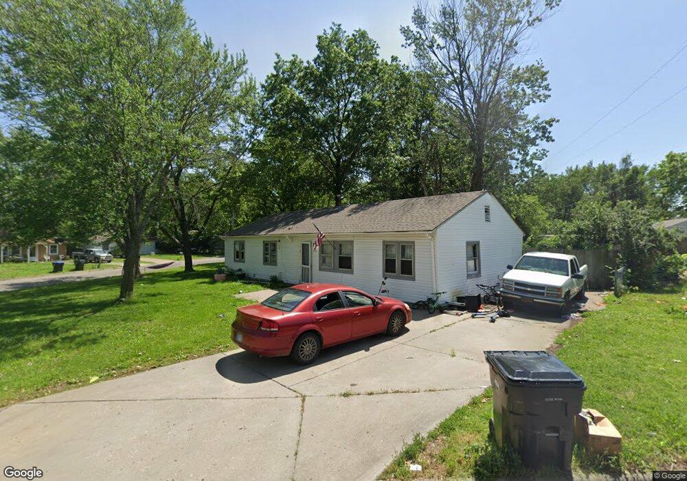 3427 SW Mayo Ave, Topeka, KS 66611 - photo 1