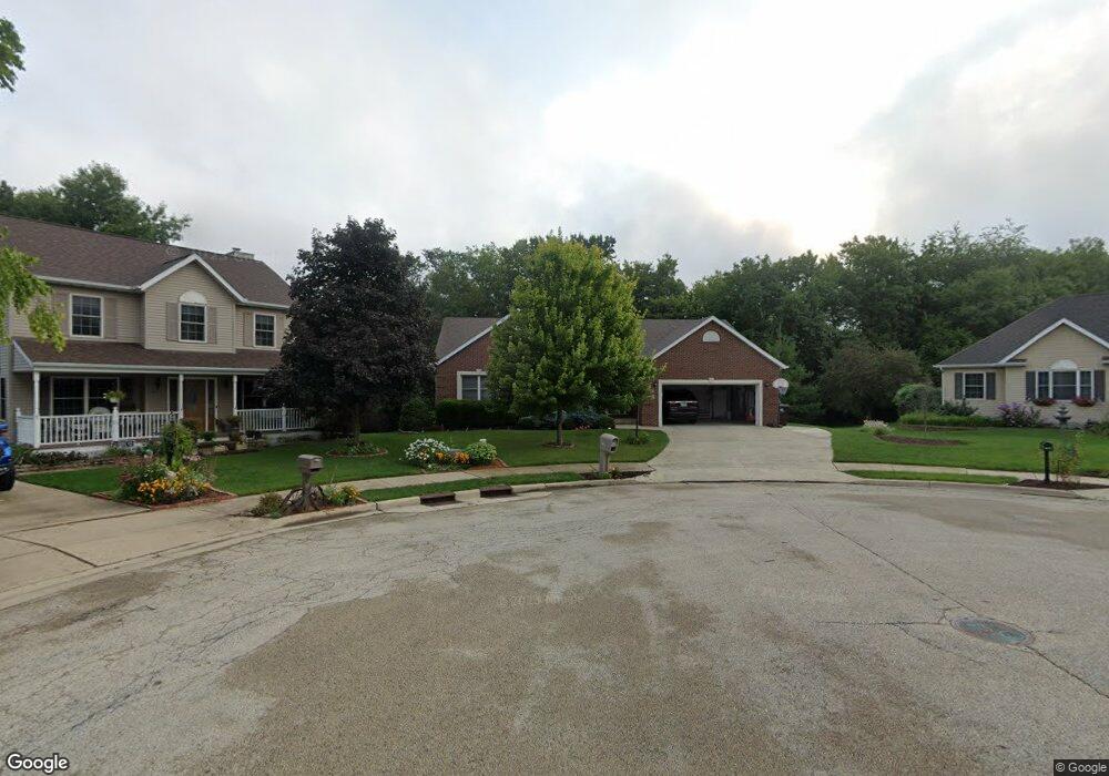 8606 N Glenbrooke Ct, Edwards, IL 61528 - photo 1