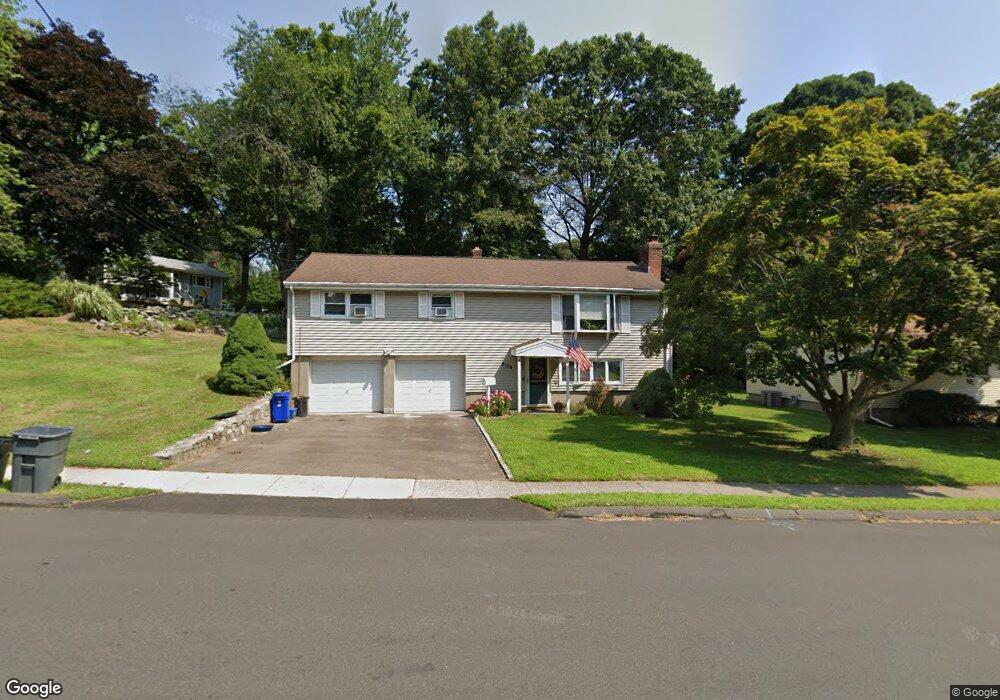 504 Connors Ln, Stratford, CT 06614 - photo 1