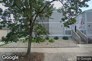 422 E 11th St Unit 2, Bloomington, IN 47408