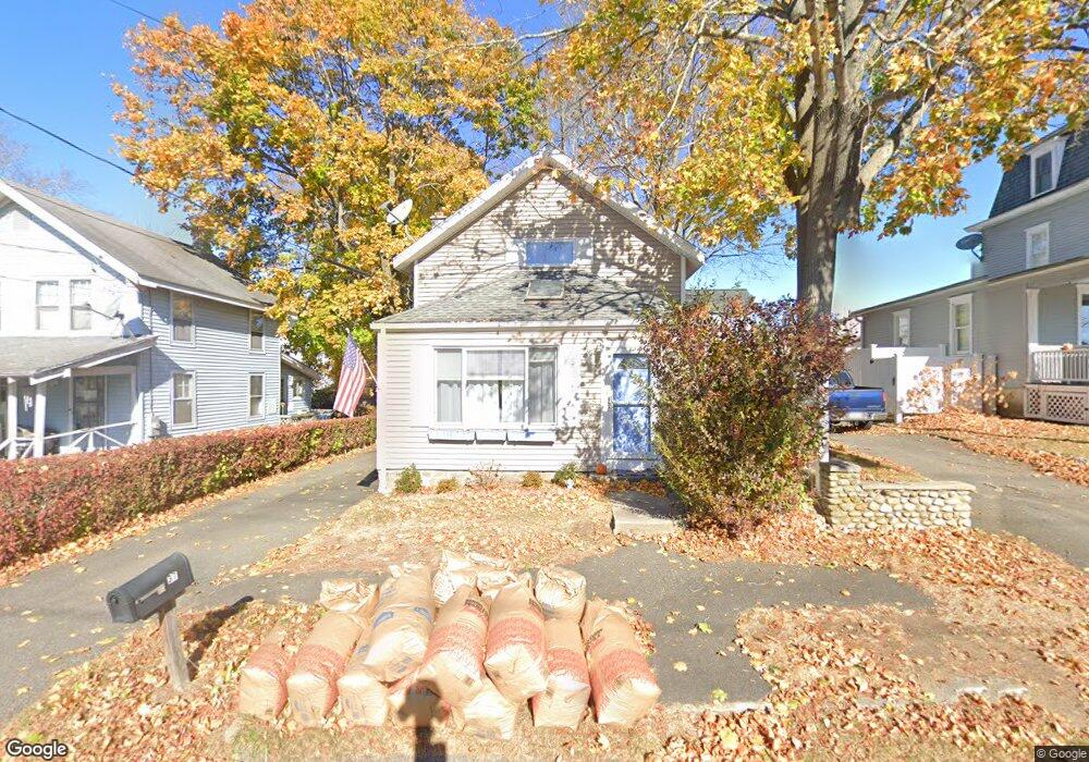 37 Crescent Ave, Niantic, CT 06357 - photo 1