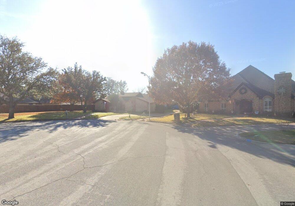 113 Shady Lake Ct, Hurst, TX 76054 - photo 1