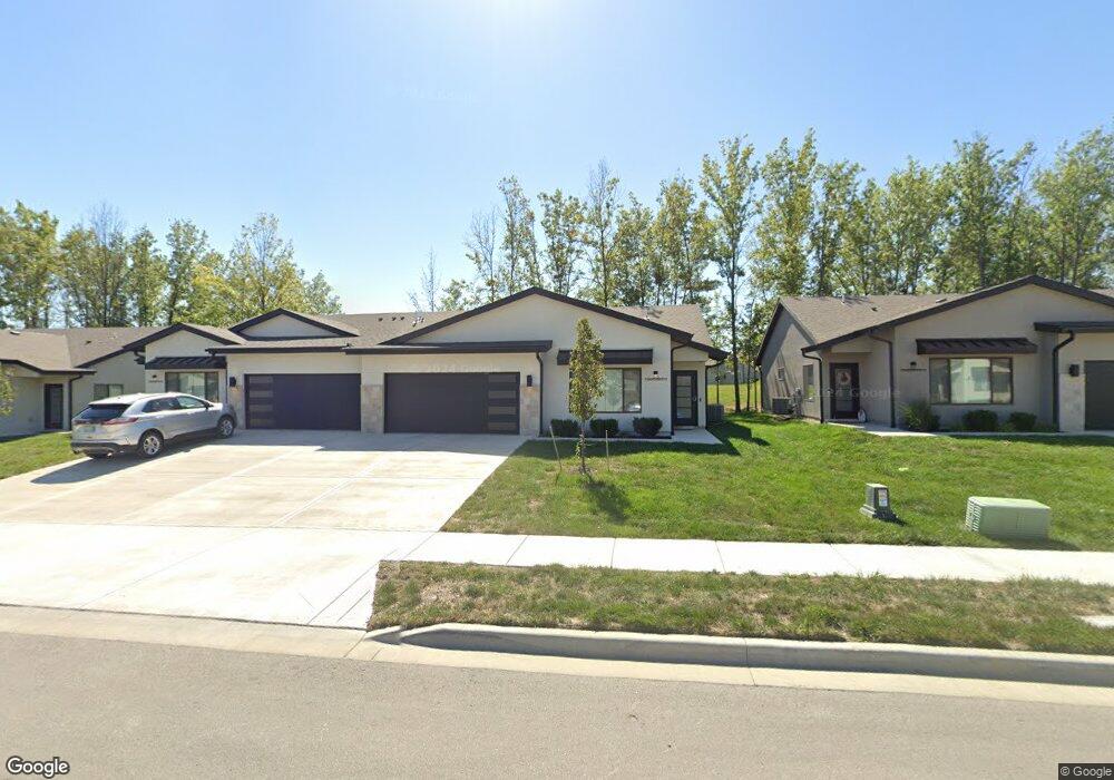 213 E Maplewood Ln, Raymore, MO 64083 - photo 1