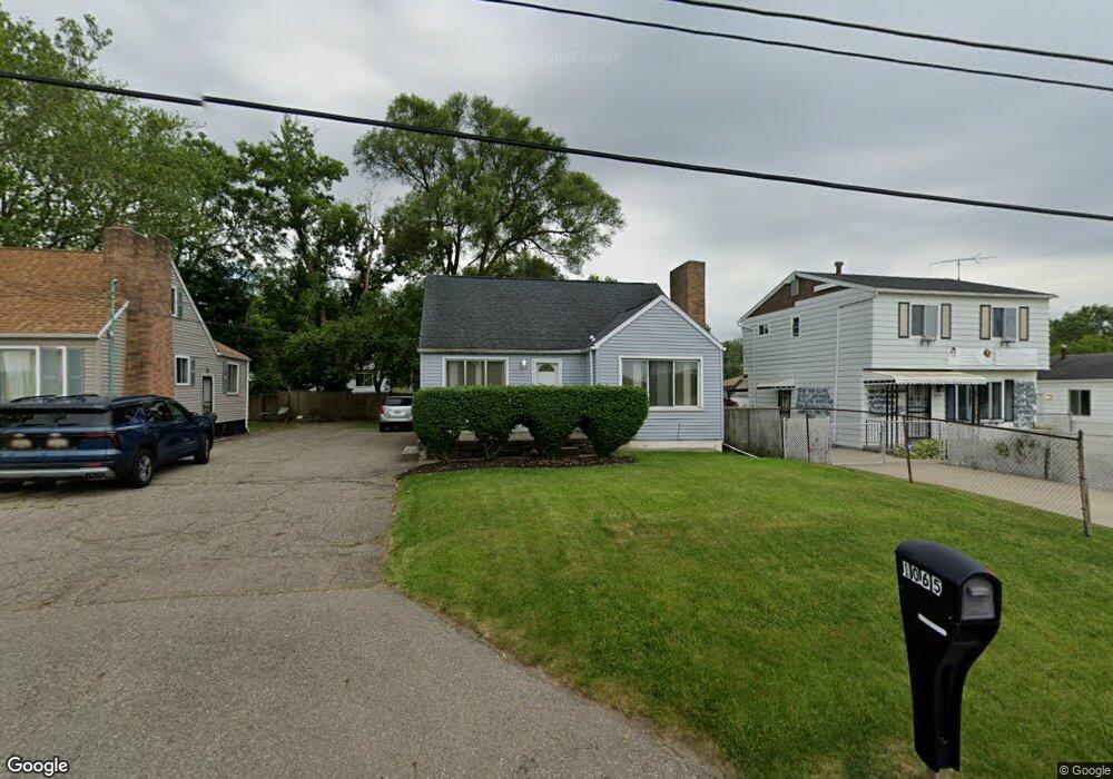 1065 W Coldwater Rd, Flint, MI 48505 - photo 1