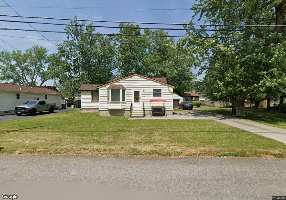 740 Lee Ave, North Tonawanda, NY 14120 - photo 1