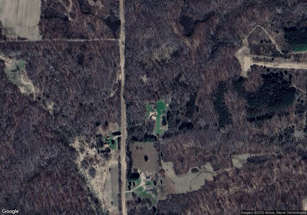 1700 N Clarwin Ave, Gladwin, MI 48624 - photo 1