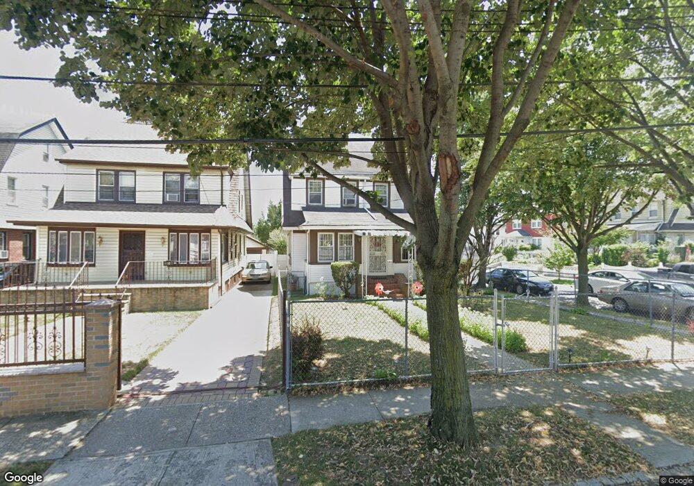 19702 89th Rd, Hollis, NY 11423 - photo 1