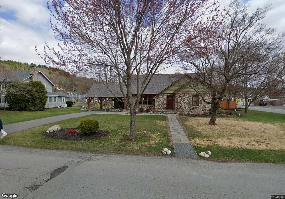 301 W Catherine St, Milford, PA 18337 - photo 1