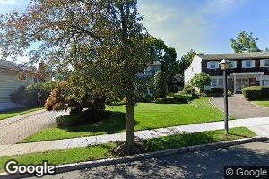 129 Serpentine Ln, Albertson, NY 11507