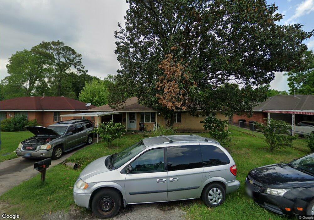 7605 Weyburn St, Houston, TX 77028 - photo 1
