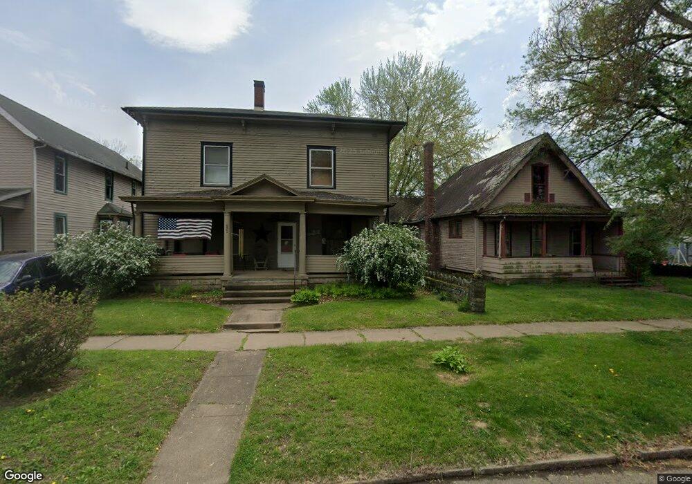 621 Locust St, Coshocton, OH 43812 - photo 1