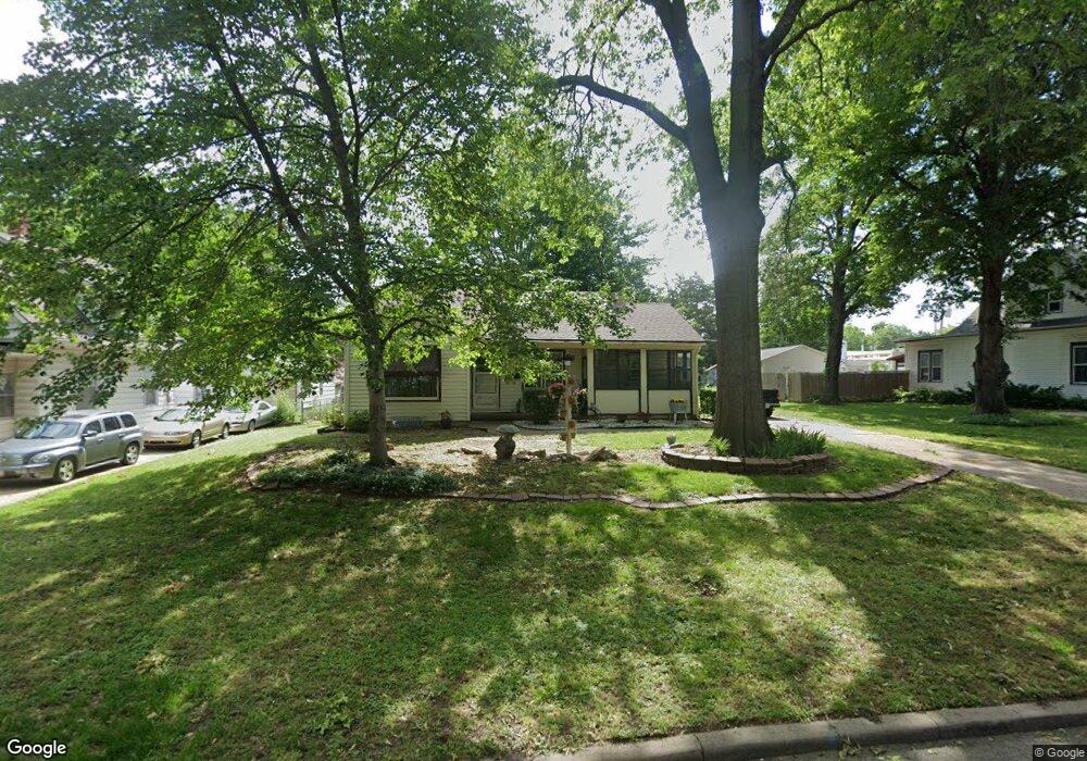 1618 SW Randolph Ave, Topeka, KS 66604 - photo 1