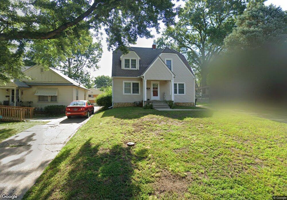 1018 SW Wayne Ave, Topeka, KS 66604 - photo 1