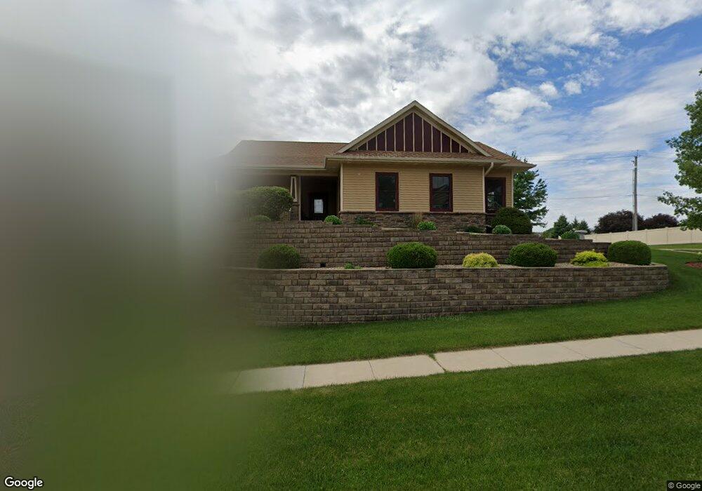 319 Spruce Hills Dr, Cedar Falls, IA 50613 - photo 1