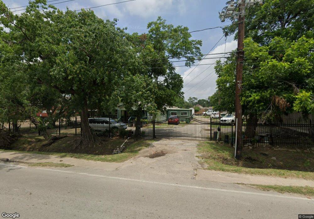 705 Berry Rd, Houston, TX 77022 - photo 1