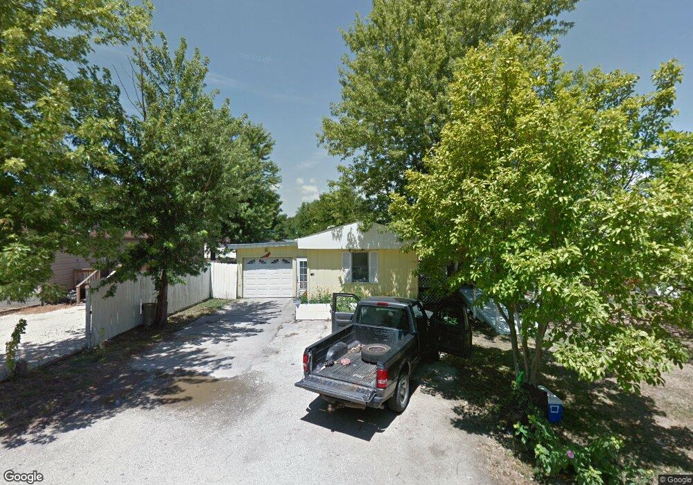 126 S Marnico Ln, Jacksonville, IL 62650 - photo 1