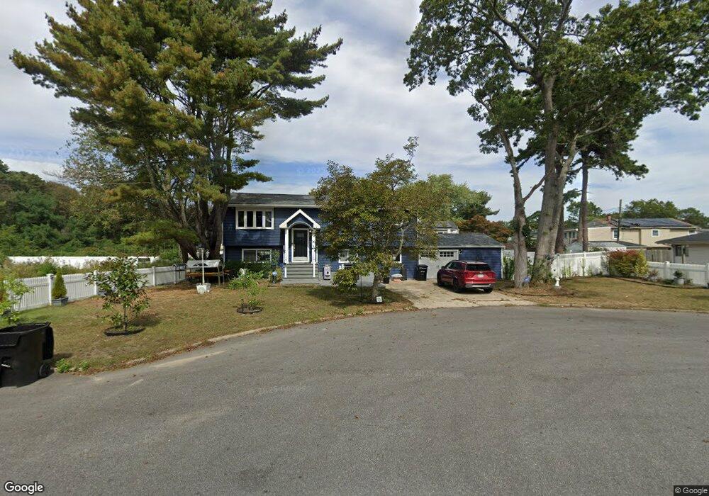 21 Bertram St, Islip, NY 11751 - photo 1