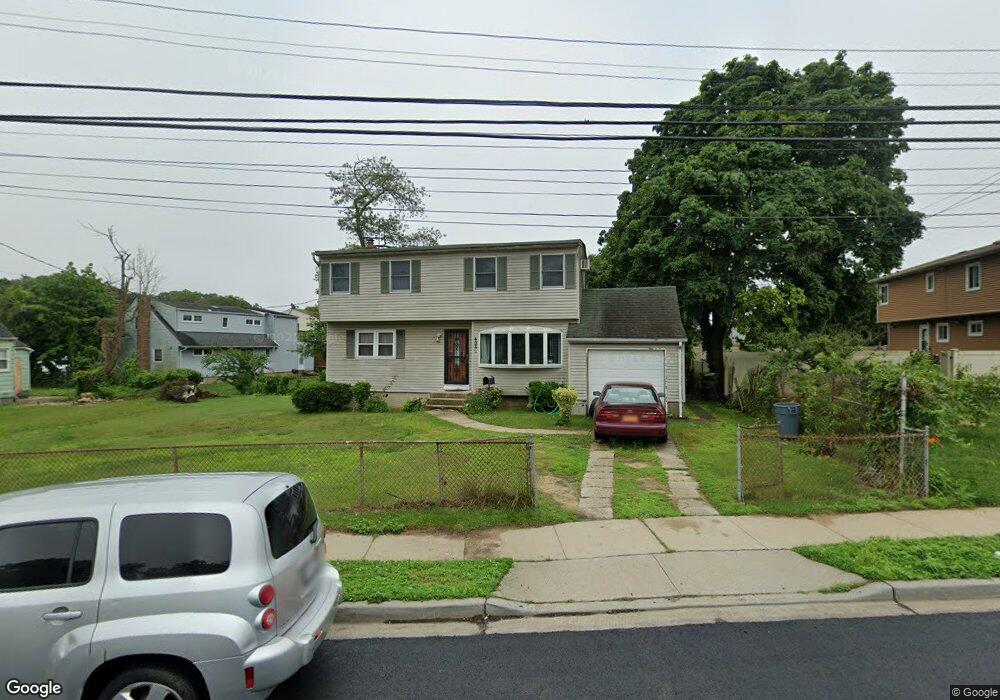 405 Pinebrook Ave, West Hempstead, NY 11552 - photo 1