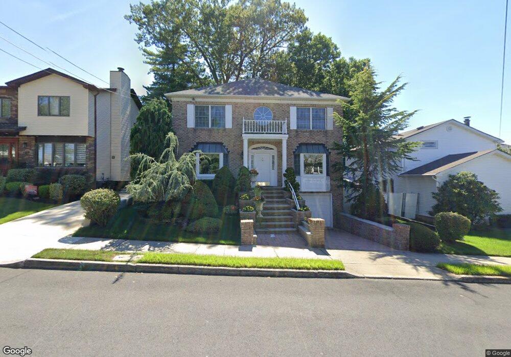 72 W Cedarview Ave unit 1fl, Staten Island, NY 10306 - photo 1