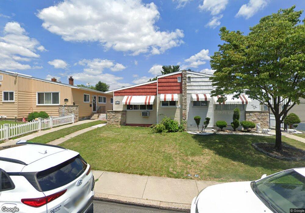 919 Genesee St, Allentown, PA 18103 - photo 1