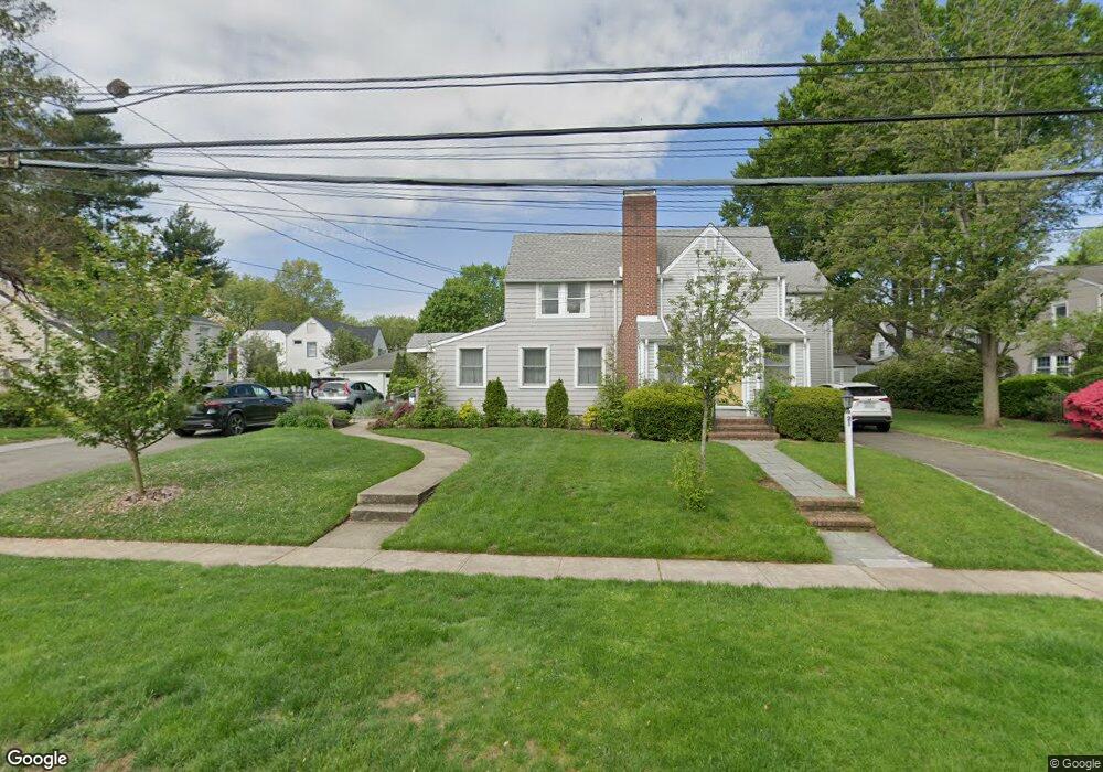 27 Dover Pkwy, Garden City, NY 11530 - photo 1