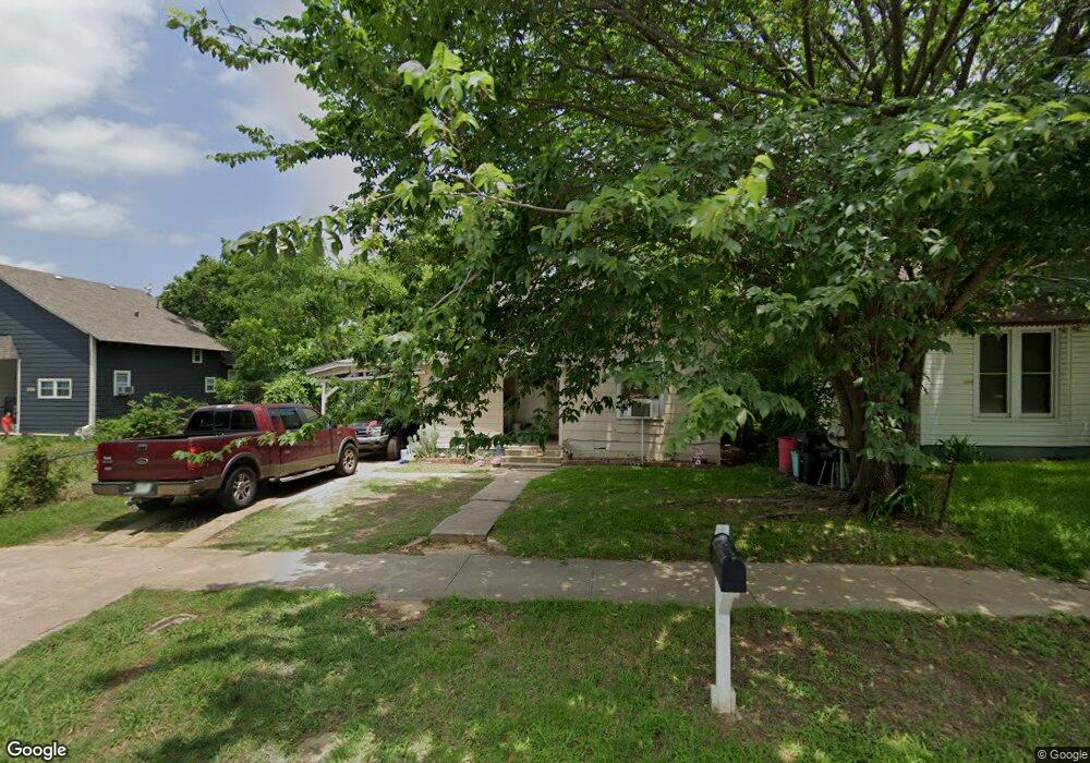 221 W Hull St, Denison, TX 75020 - photo 1