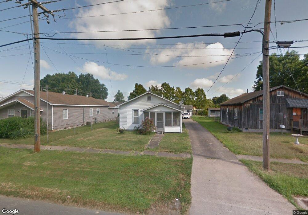 432 W 2nd St, Stuttgart, AR 72160 - photo 1