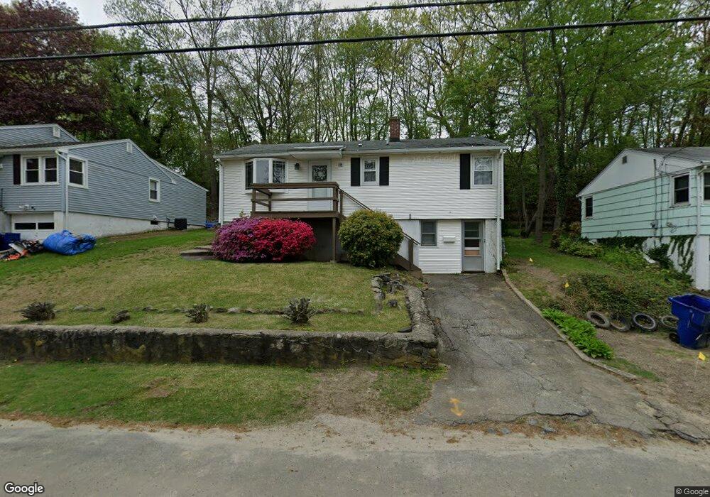 104 Longmeadow Dr, Waterbury, CT 06706 - photo 1