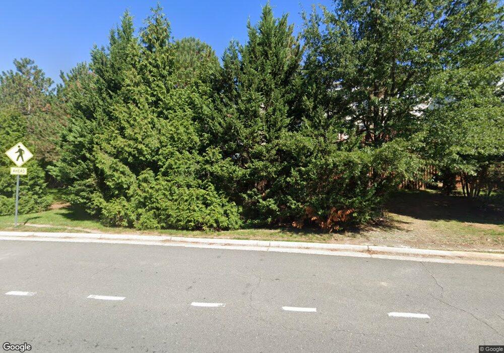 13026 Park Crescent Cir, Herndon, VA 20171 - photo 1