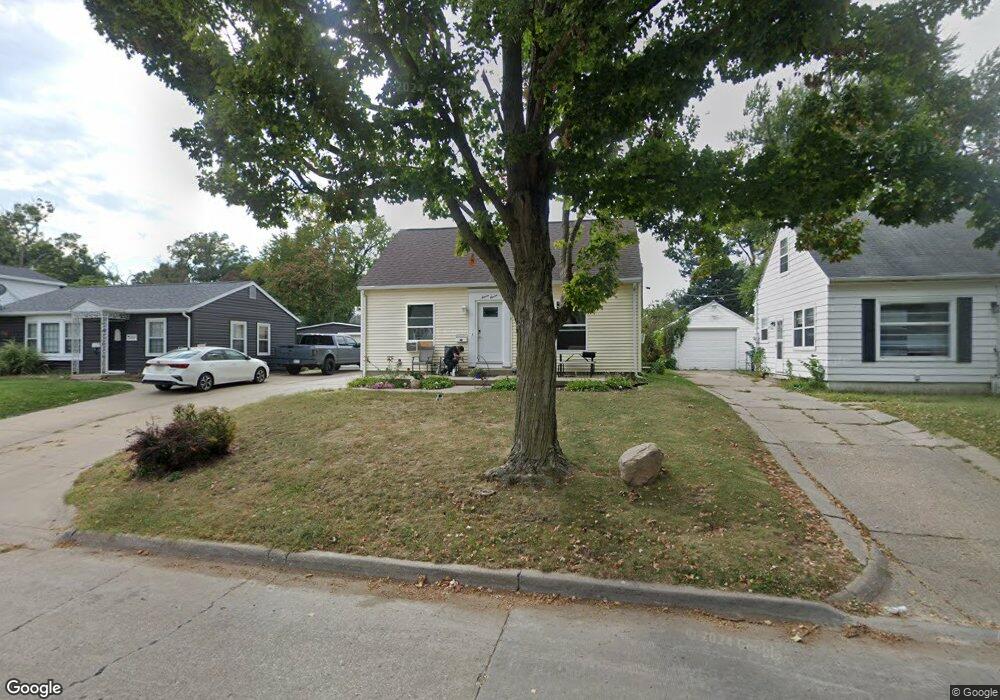 1111 33rd St SE, Cedar Rapids, IA 52403 - photo 1