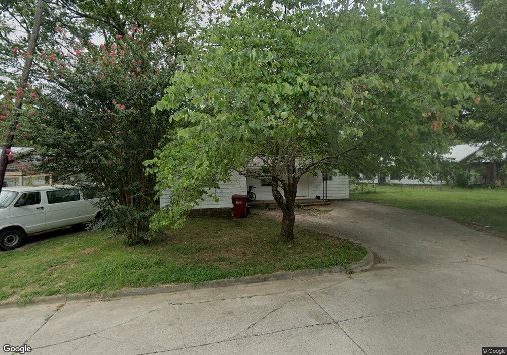 304 S 8th St, Hugo, OK 74743 - photo 1