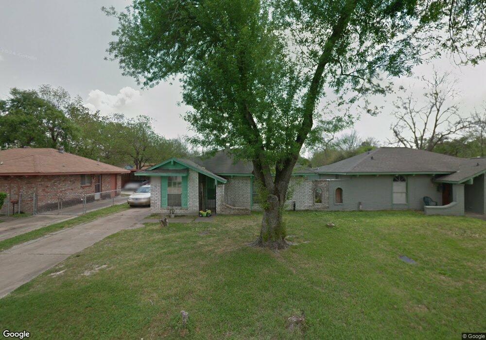 827 Ellington St, Houston, TX 77088 - photo 1