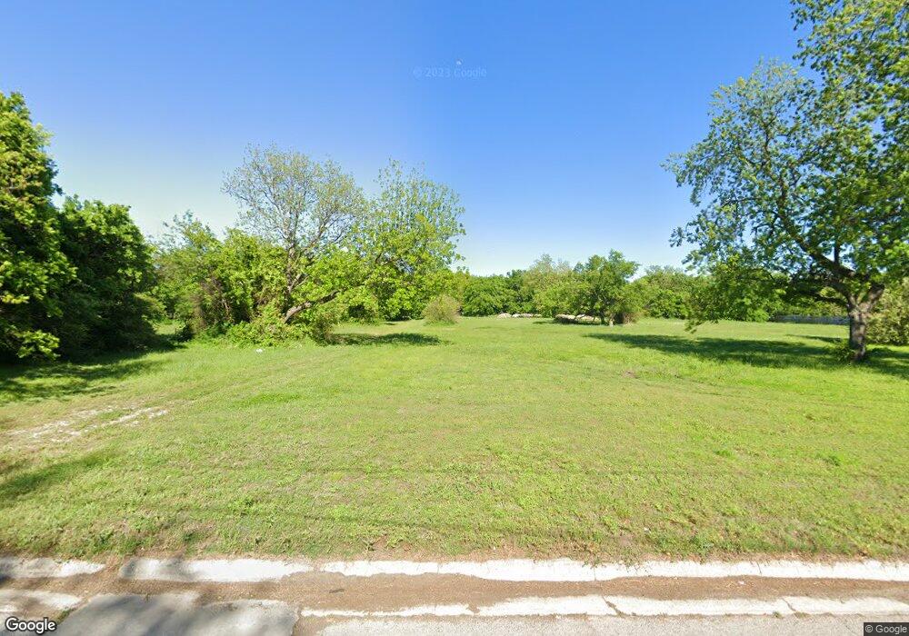 301 S Schopmeyer St, Gainesville, TX 76240 - photo 1