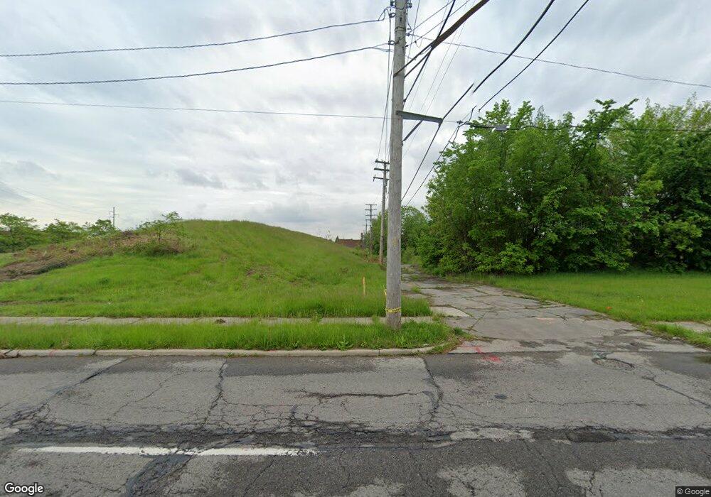 15111 E Vernor Hwy unit Apart, Grosse Pointe Park, MI 48230 - photo 1