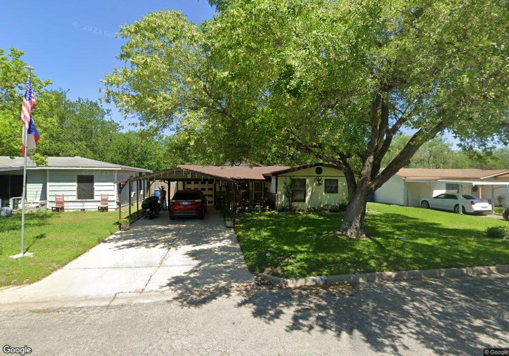 1515 E Rosewood St, Beeville, TX 78102 - photo 1