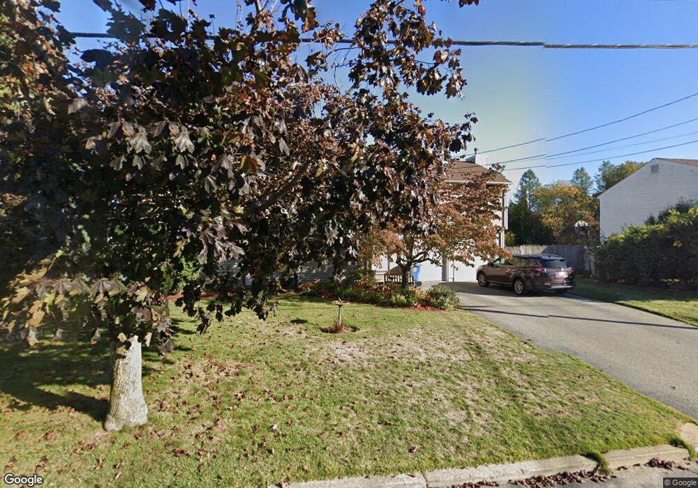 242 Locust Glen Dr, Cranston, RI 02921 - photo 1