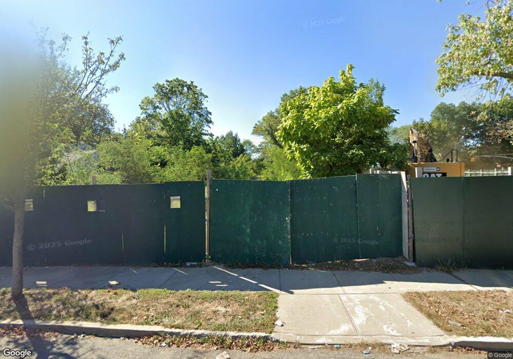 26607 69th Ave, Glen Oaks, NY 11004 - photo 1