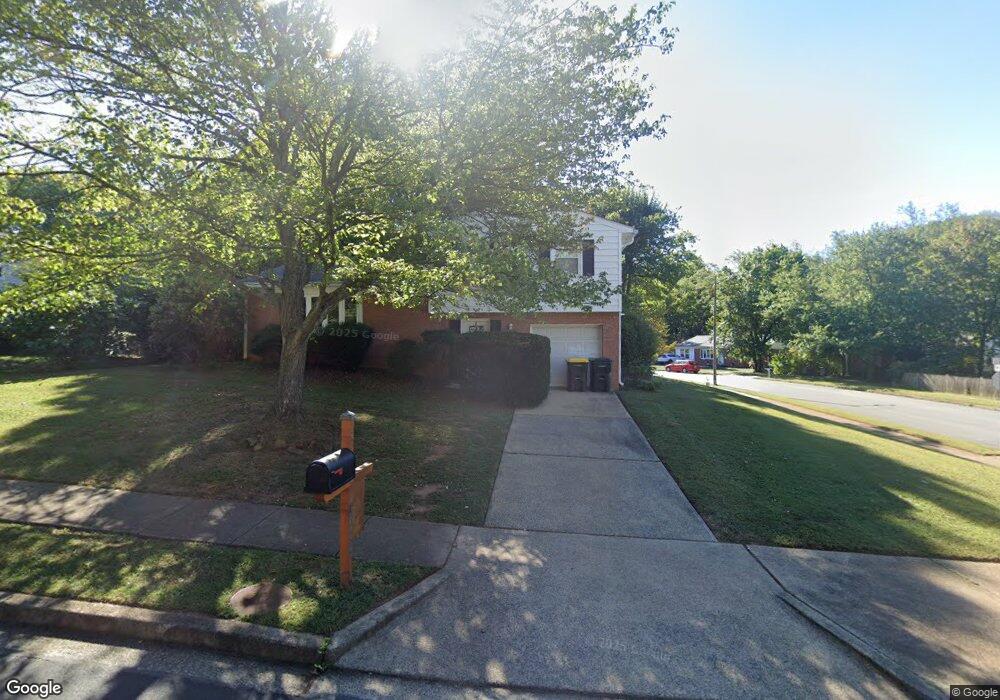 13519 Pennsboro Dr, Chantilly, VA 20151 - photo 1